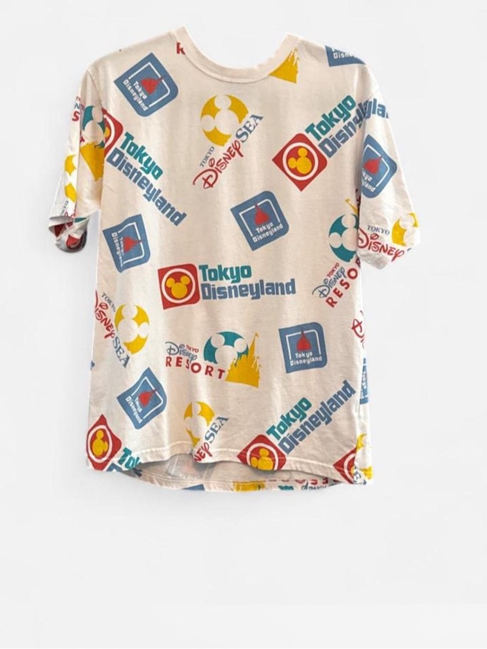 Tokyo Disney Resort All-Over Logo t-shirt colorful Disney Sea size L